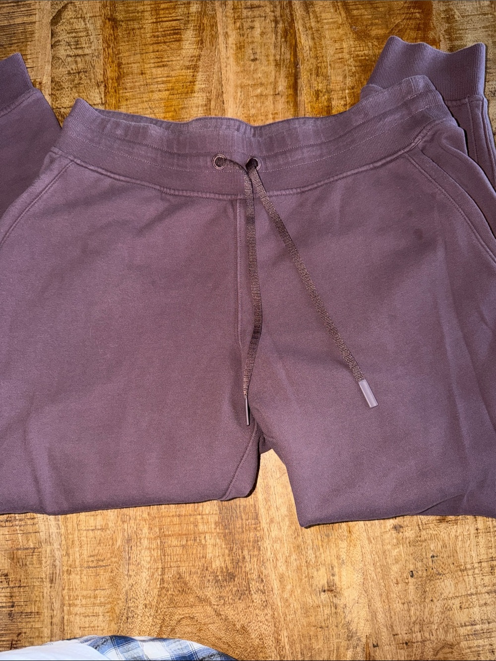 lululemon athletica Men's Plum Drawstring Joggers - Picture 5 of 5